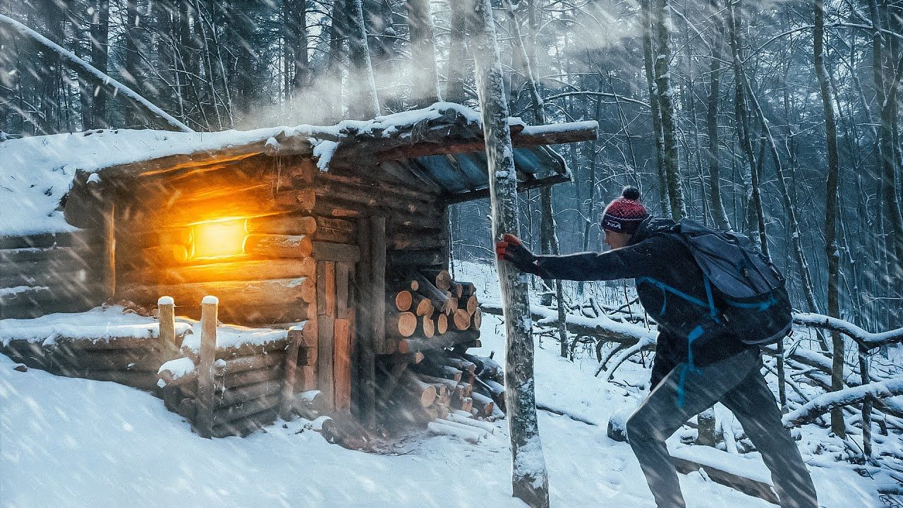 [图][Forest Paths]在暴风雪中躲在温暖的掩体里度过两天，独自生存