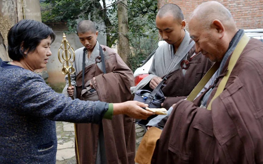 大悲寺行脚僧乞食记录30,大娘烙了很多油饼布施给僧人