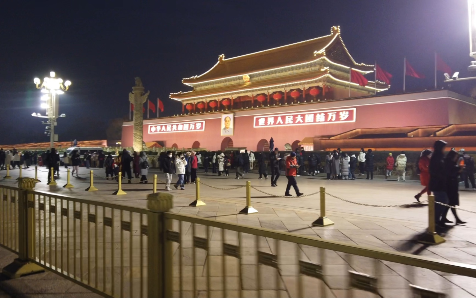 2024年元旦之夜的北京天安门广场,灯光灿烂,夜色耀眼,开启最美夜景