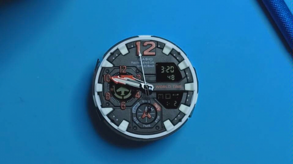 拆解仿品卡西欧机芯数显指针分离的机芯