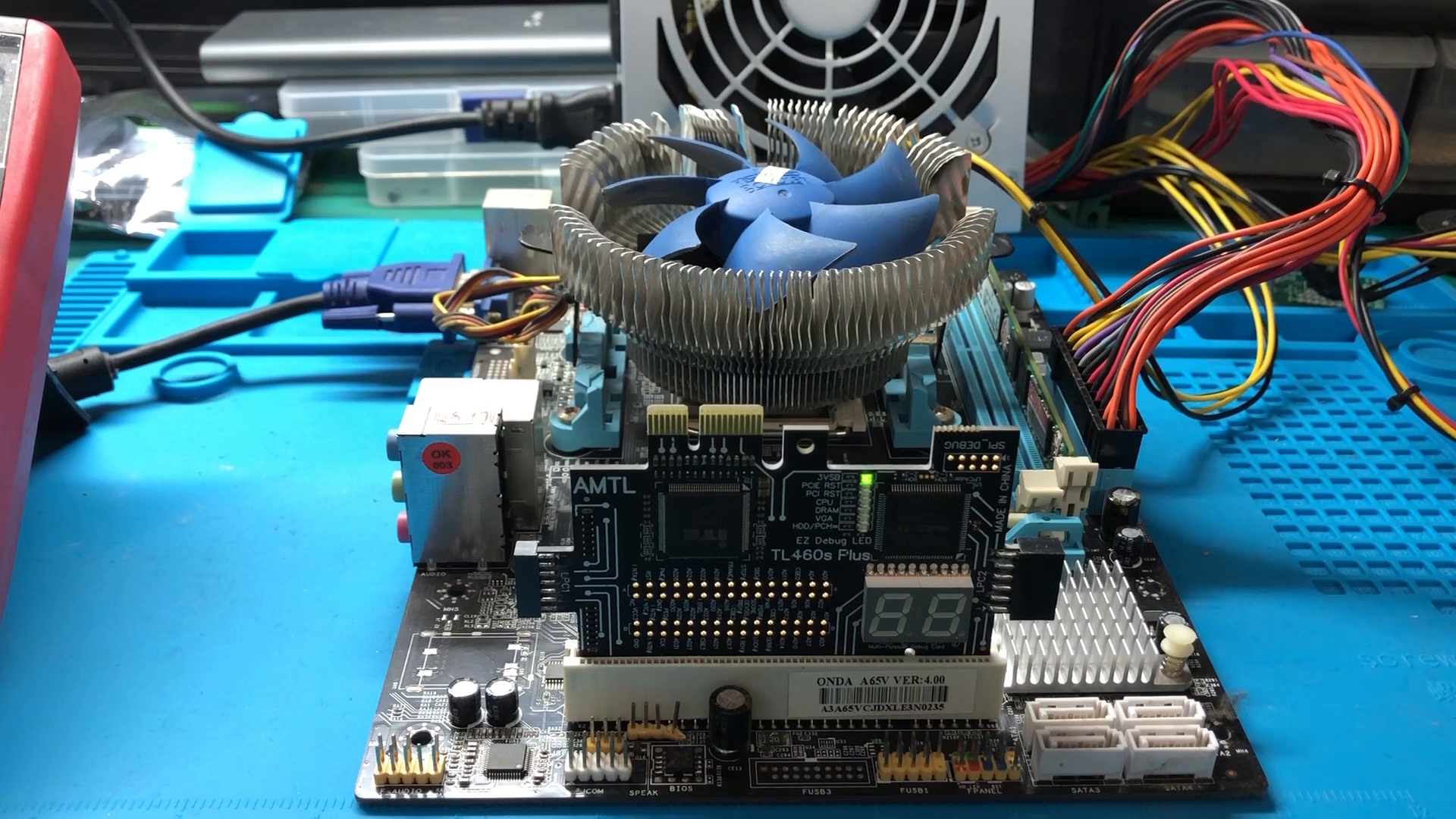 同行的一块二修主板开机卡b4会是卡内存么