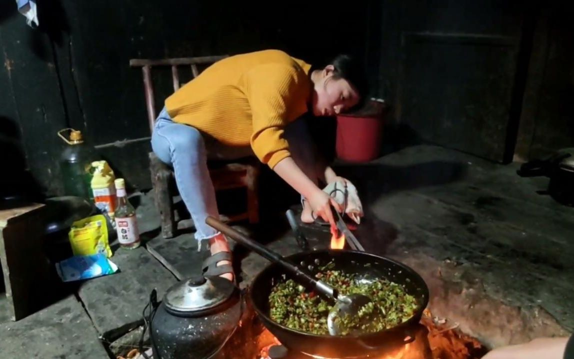 湘西山里人家的晚餐,原生态的大山里的生活哔哩哔哩bilibili