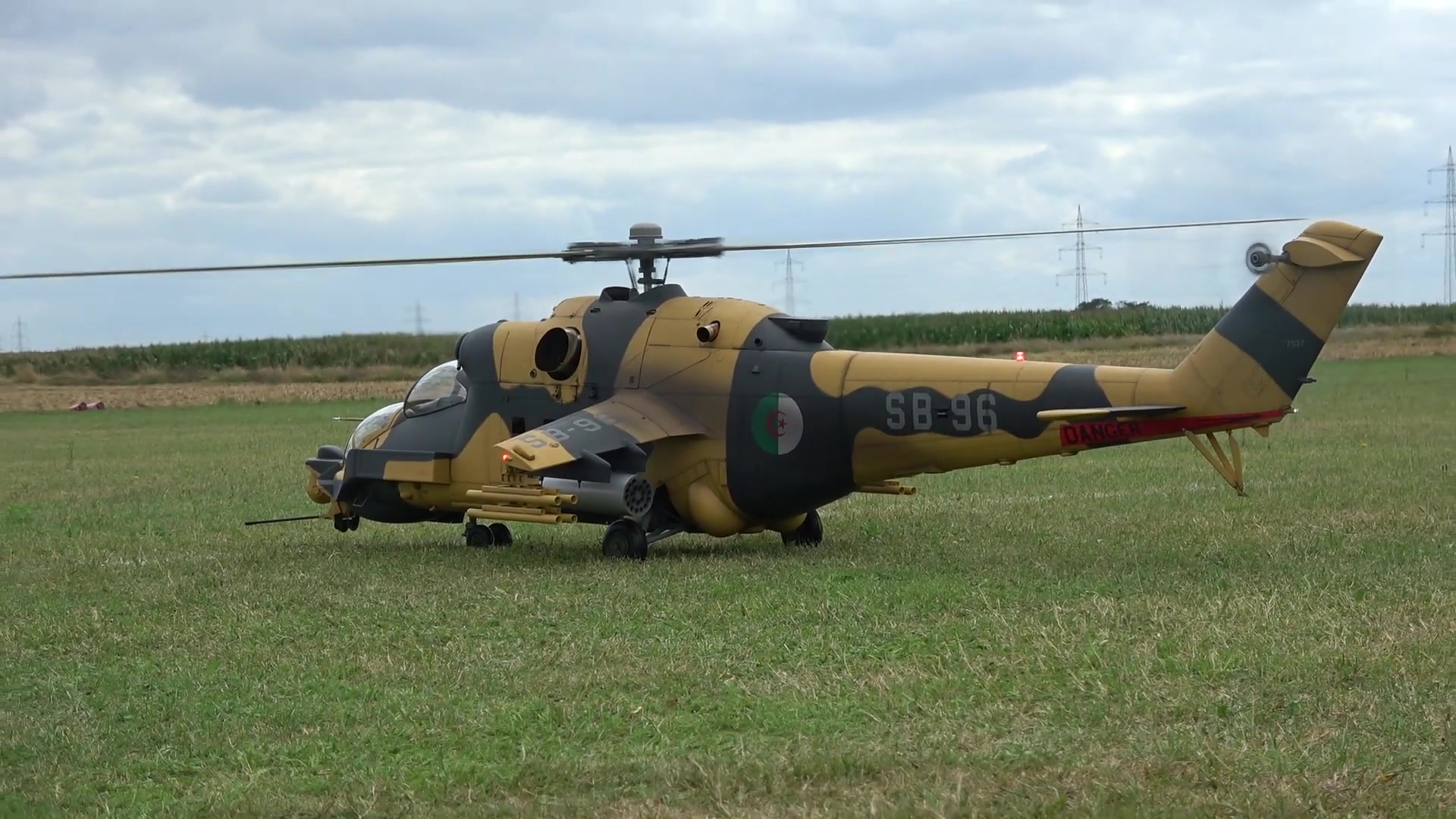 rc遥控米24武装直升机