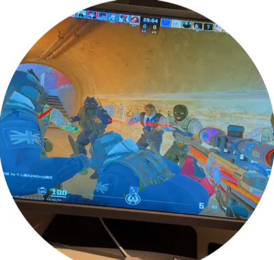 boombl4国内死斗服遭到众多人围观