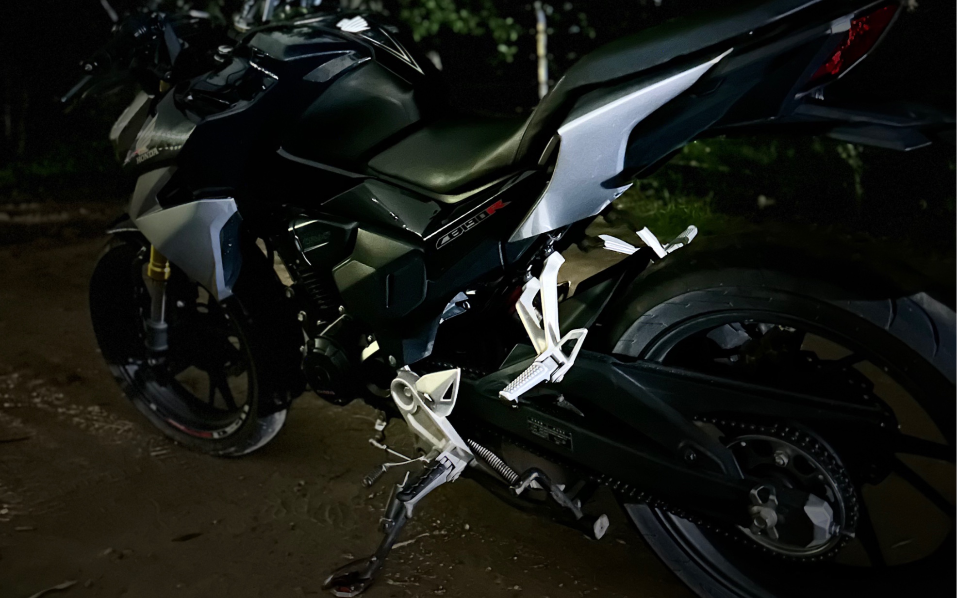 五羊本田cb190r发动机声音,两万公里,有问题吗?感觉怪怪的