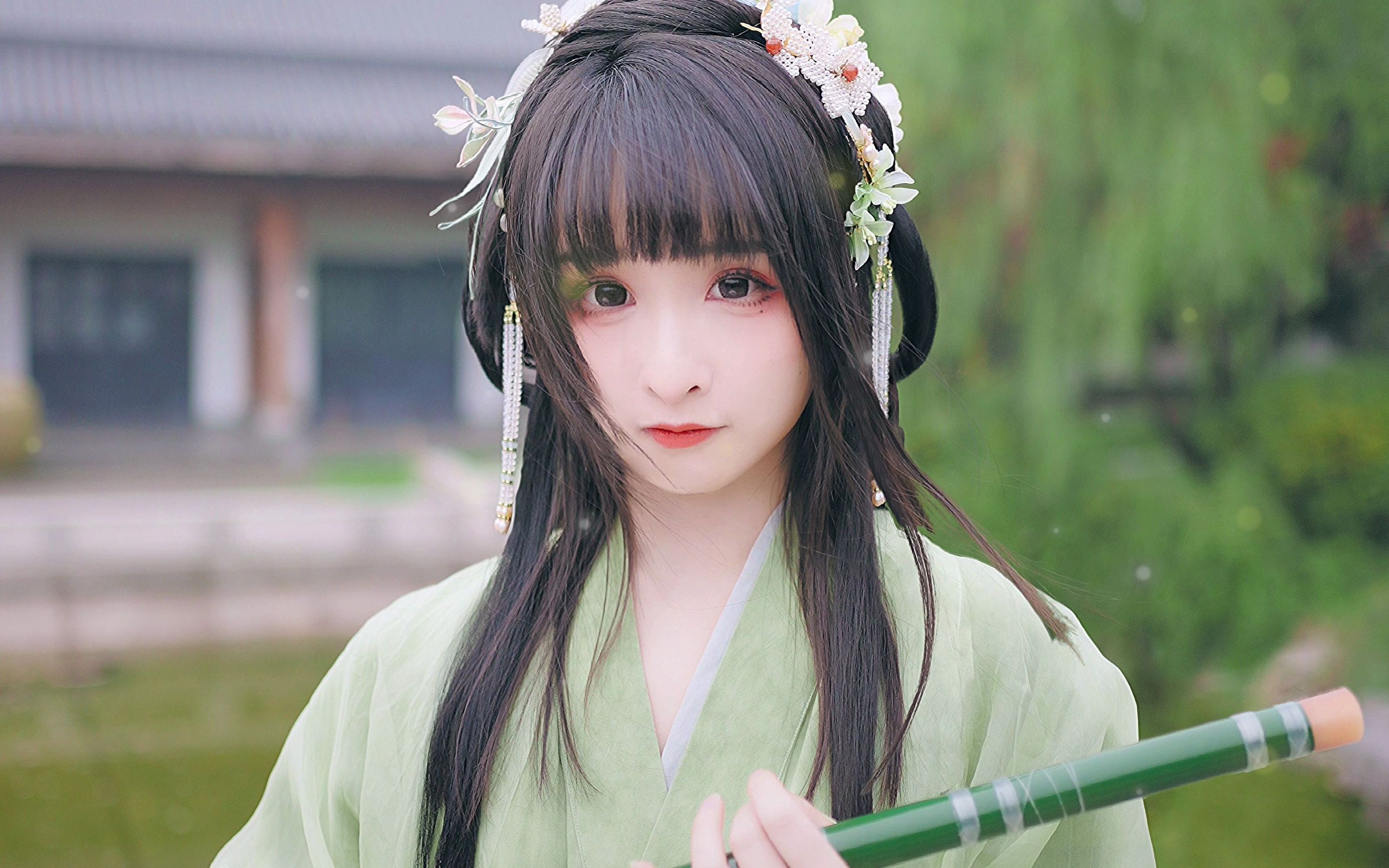 [4k60fps]晓丹《探窗》绿色汉服动态壁纸预览_哔哩哔哩_bilibili