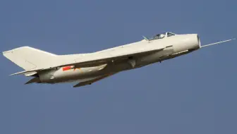 （怀旧剧场）我国沈阳飞机厂超音速喷气式战斗机“农夫”歼-6！！致敬所有的军工人因为有你们的不不懈努力才有中国军工的今天！才有如今的和平！