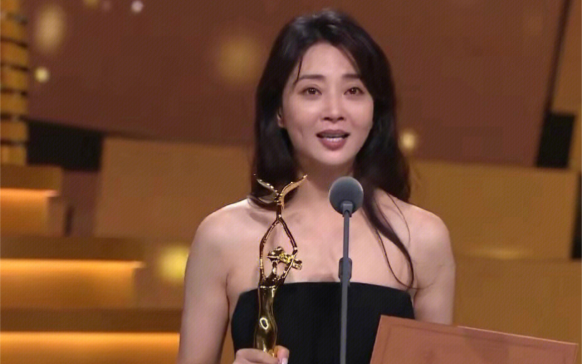 殷桃凭《人世间》获金鹰奖最佳女主角奖,演技才是硬道理,她四年前就该