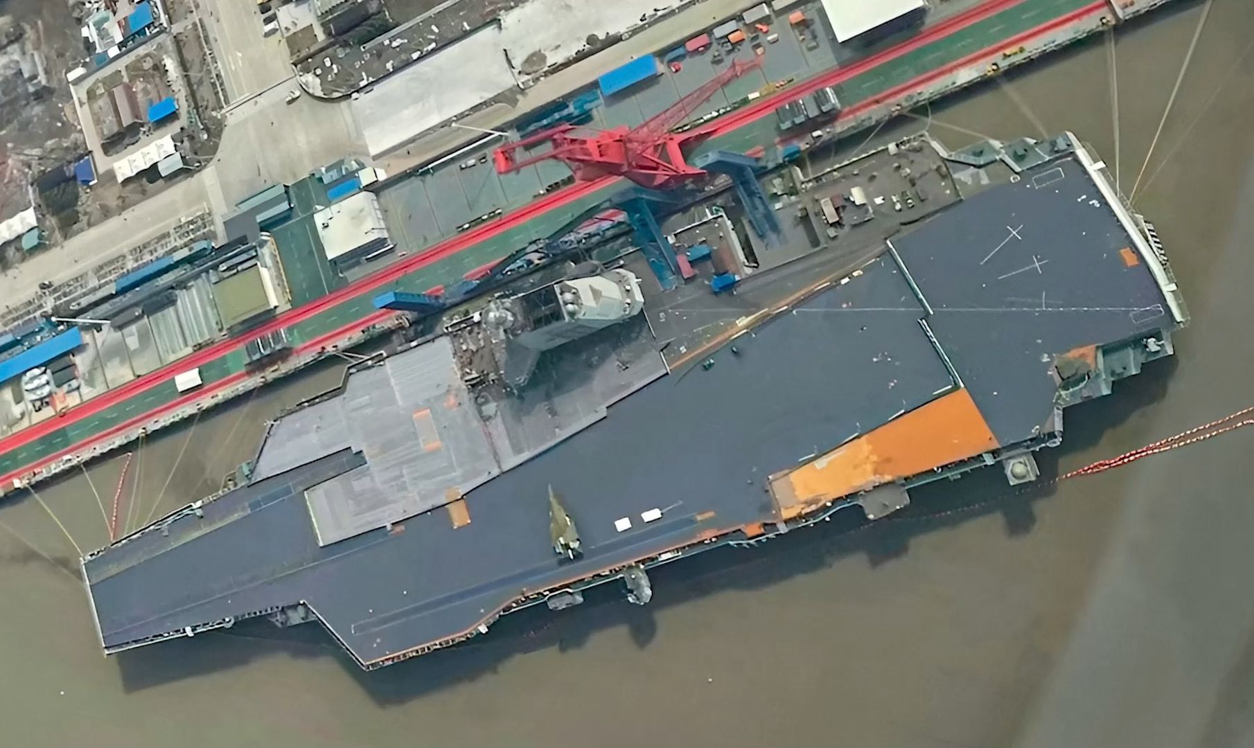 美国福特级航母高调展示!庆幸科技掌握在文明手里!