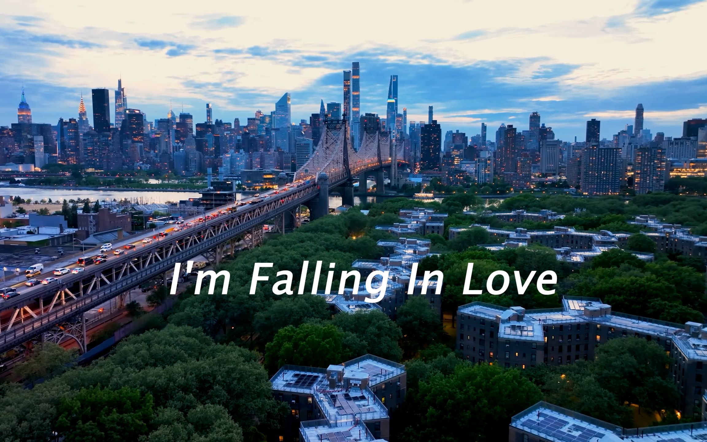 [图]《I'm Falling In Love》好听非常好听，愿听到这首歌的都能谈一场如夏日般热烈又清爽的恋爱【航拍纽约】