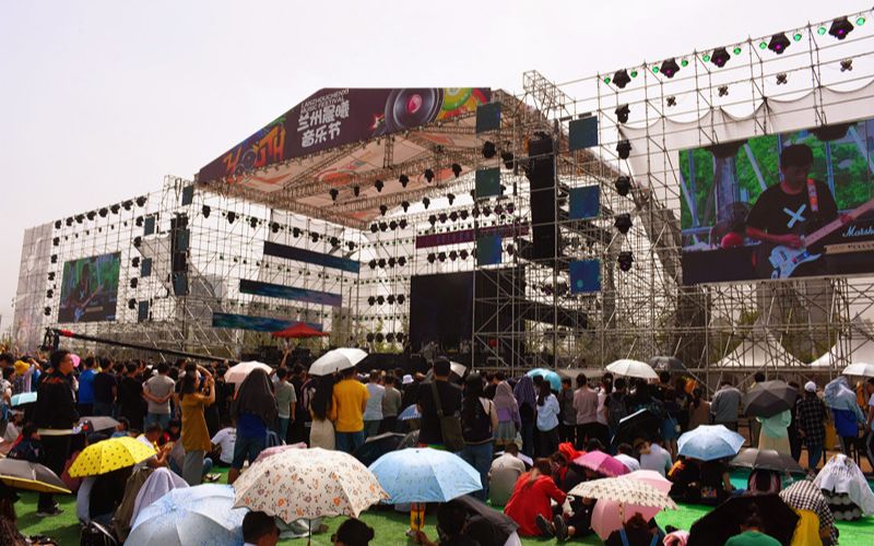 本杰里mouyun某云带你逛兰州晨曦音乐节顺便聊聊天片尾有彩蛋别走开