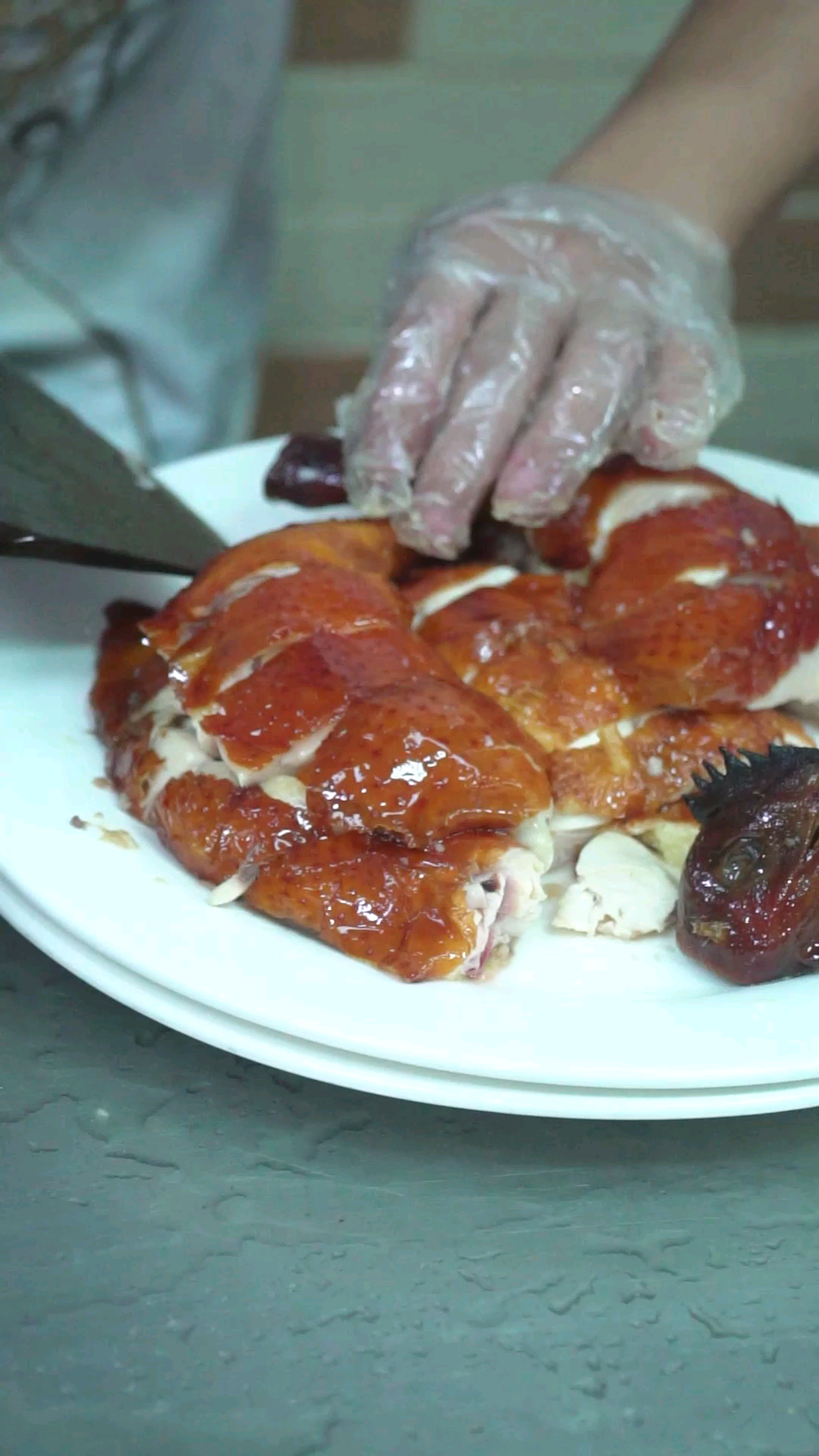 烧鸡用刀砍的吃着不过瘾?别说话谁也逃不过