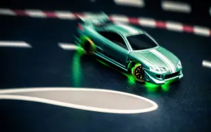 下载视频: 【开箱】只需400就可以在桌面上漂移的遥控小车，turbo racing1/76漂移车