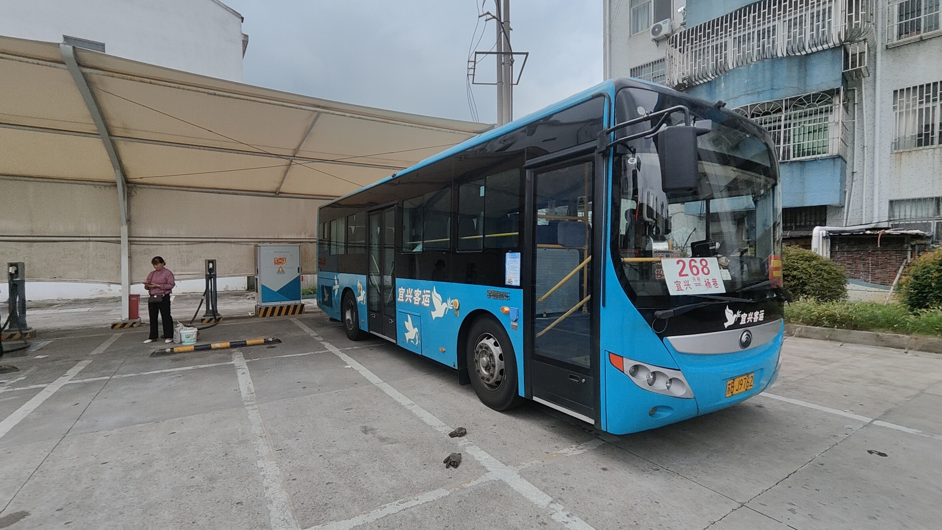 [中途遇暴雨，宜兴杨巷最速，柴油9米手动挡城郊车]宜兴城乡公交268（兴杨线）路 杨巷车站→宜兴车站 全程第一视角前方展望POV拍摄车辆：ZK6935HG1