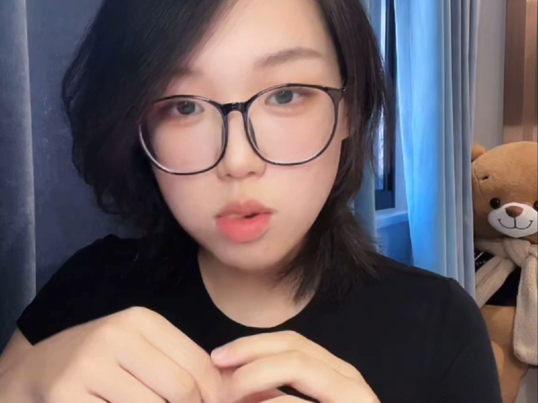 【快给我投币,50硬币稿件保留】00后 微胖 丰满 好身材 眼镜妹 抖音