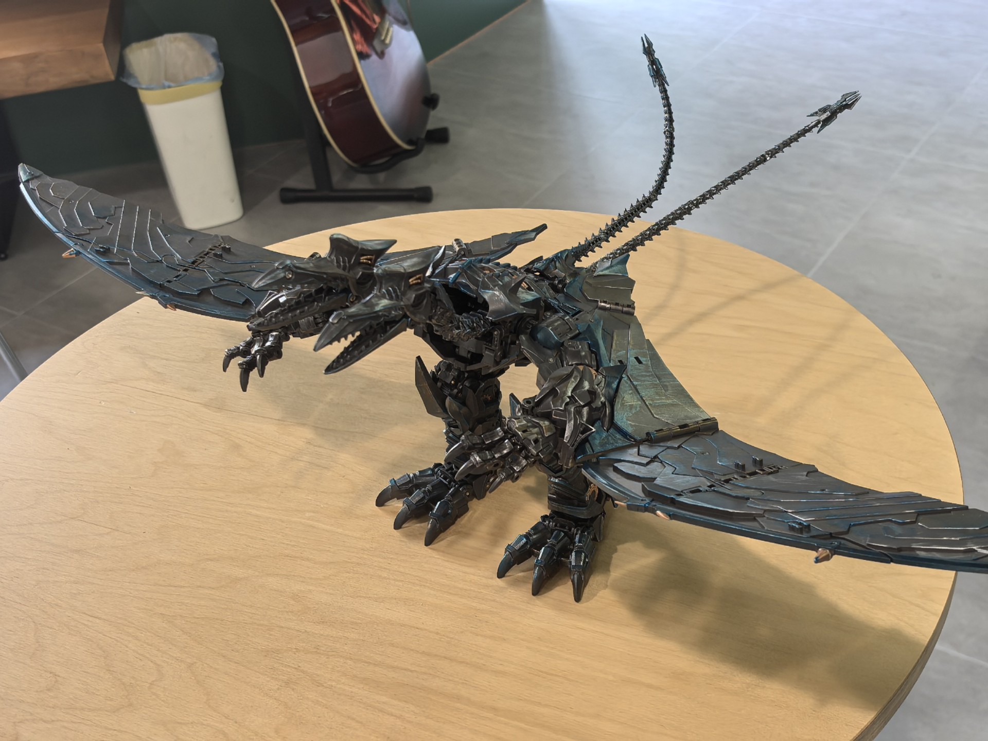 变形金刚,百微钢鞭(飞镖),双头翼龙,龙变人