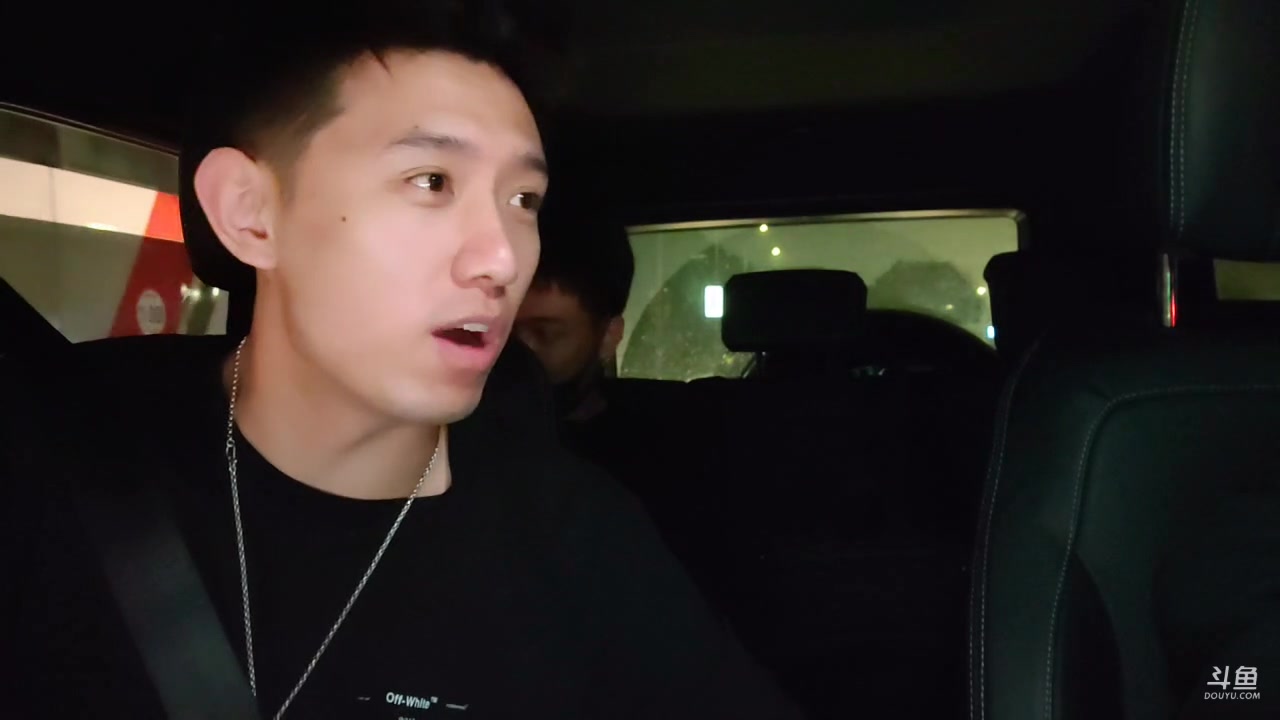 td丶正直博202005061时5分飞机延误了