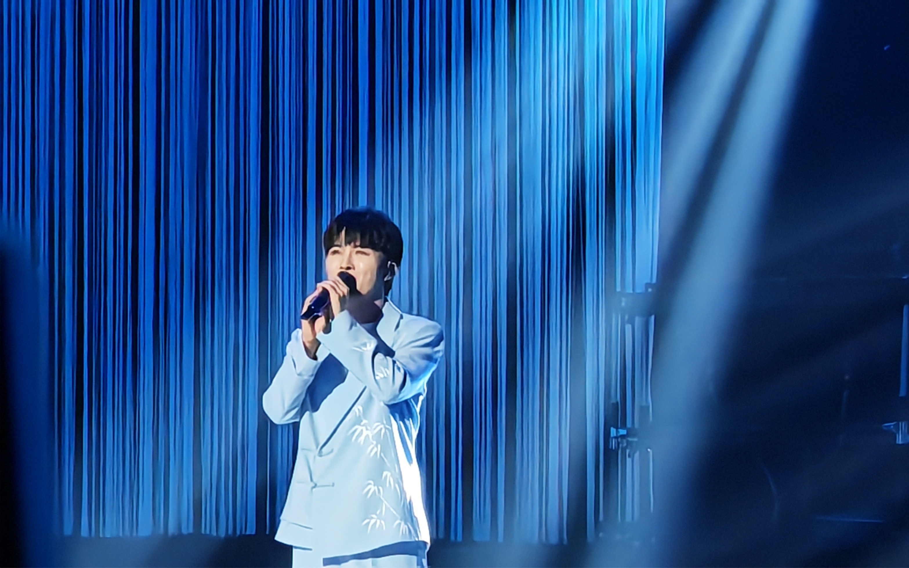 tcg 听见·国乐音乐会 周深《微光海洋》看不见脸 音效还行 饭拍