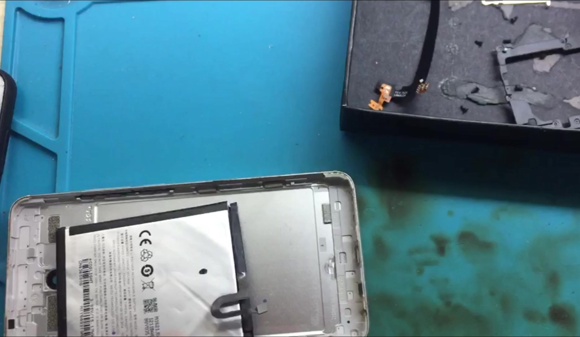 魅蓝note5电池报废,拆机更换小技巧,步骤简单你也能做