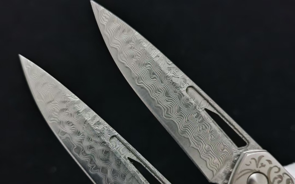 大马士革钢轴承快开折叠刀啄木鸟像素138