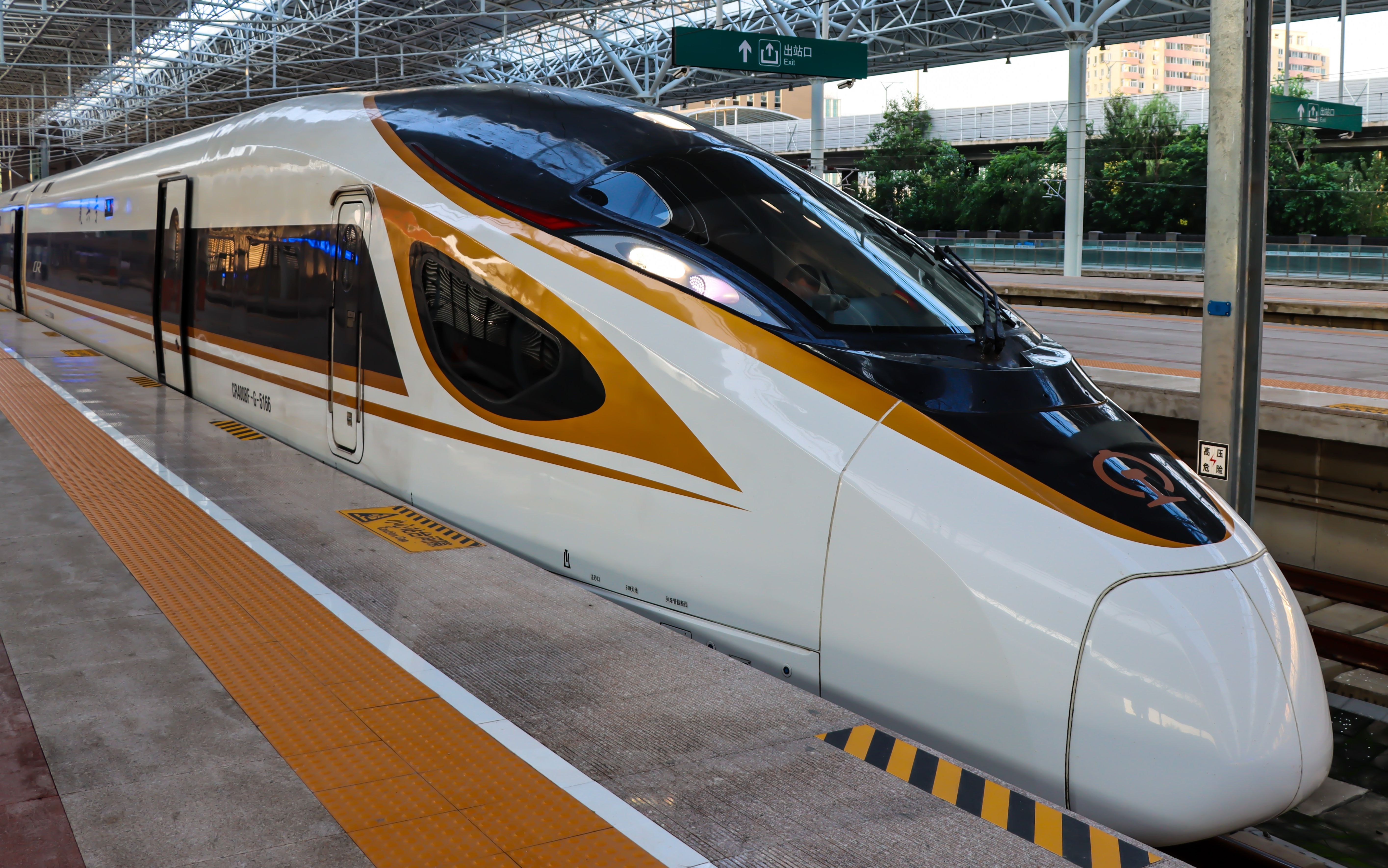 cr400bf-g暴力加速出八达岭长城站!