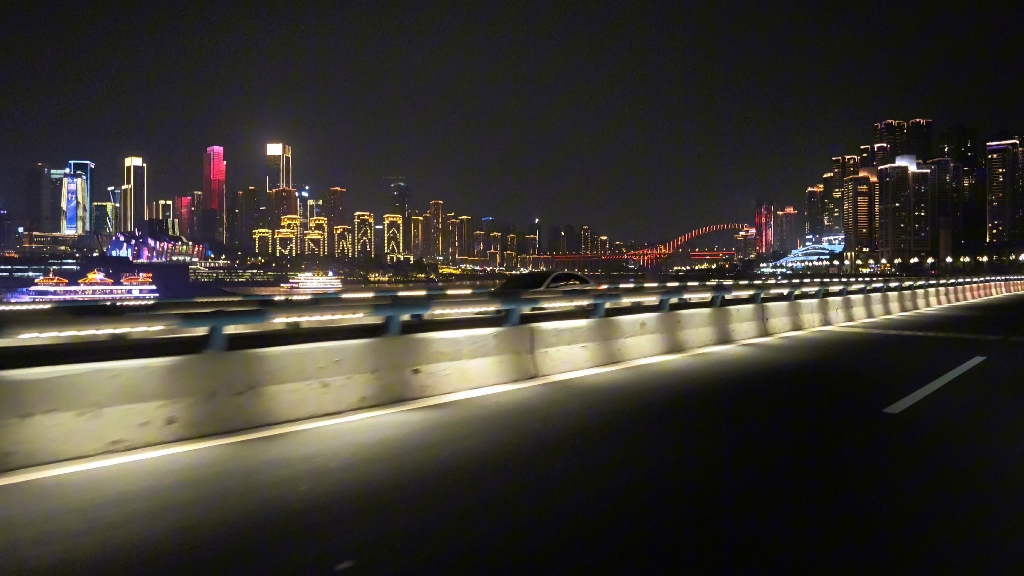 启典150u 重庆南滨路夜景