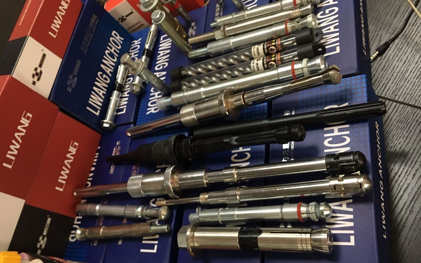 力王重型扩孔锚栓动画演示