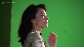 新垣結衣 泳ぐ 走って 涙して 貴重なメーキング映像もgmoクリック証券新テレビcm Life Is 編 哔哩哔哩 つロ干杯 Bilibili