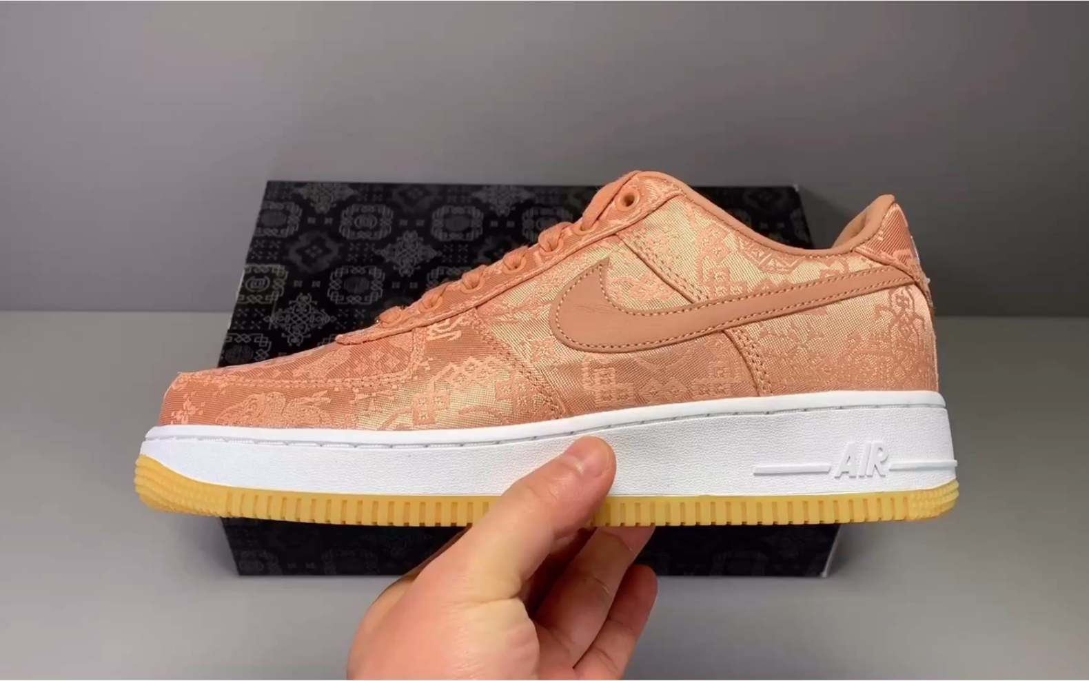 【权威实拍】clot × nike air force 1 粉丝绸