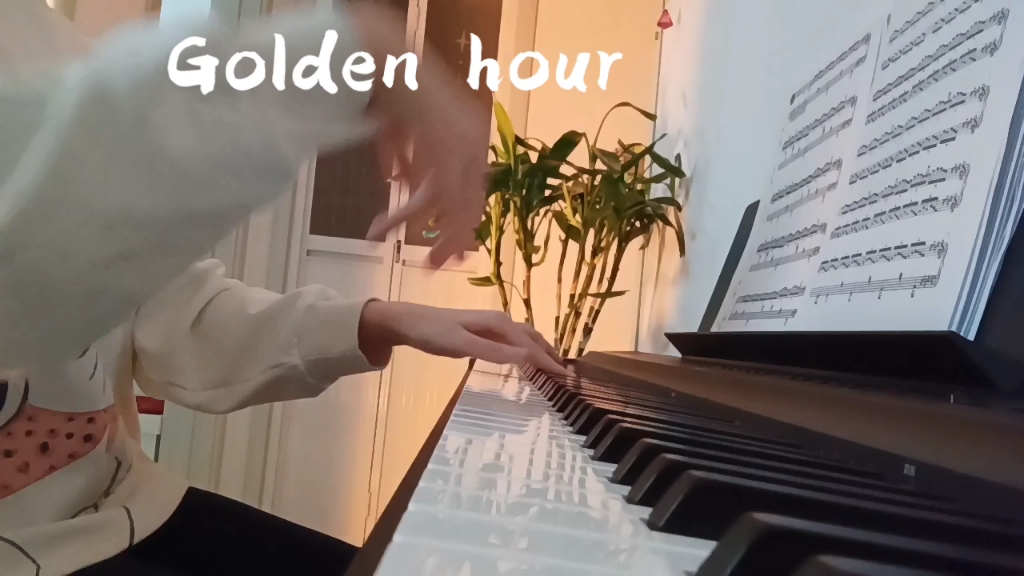 [图]《Golden hour ——钢琴版》（冬日温暖的旋律）