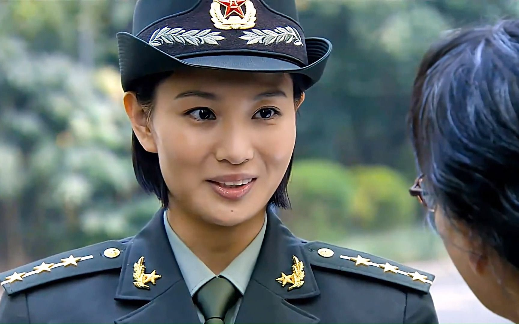 唐心怡来到何晨光家里 却发现了何晨光前女友林晓晓的照片