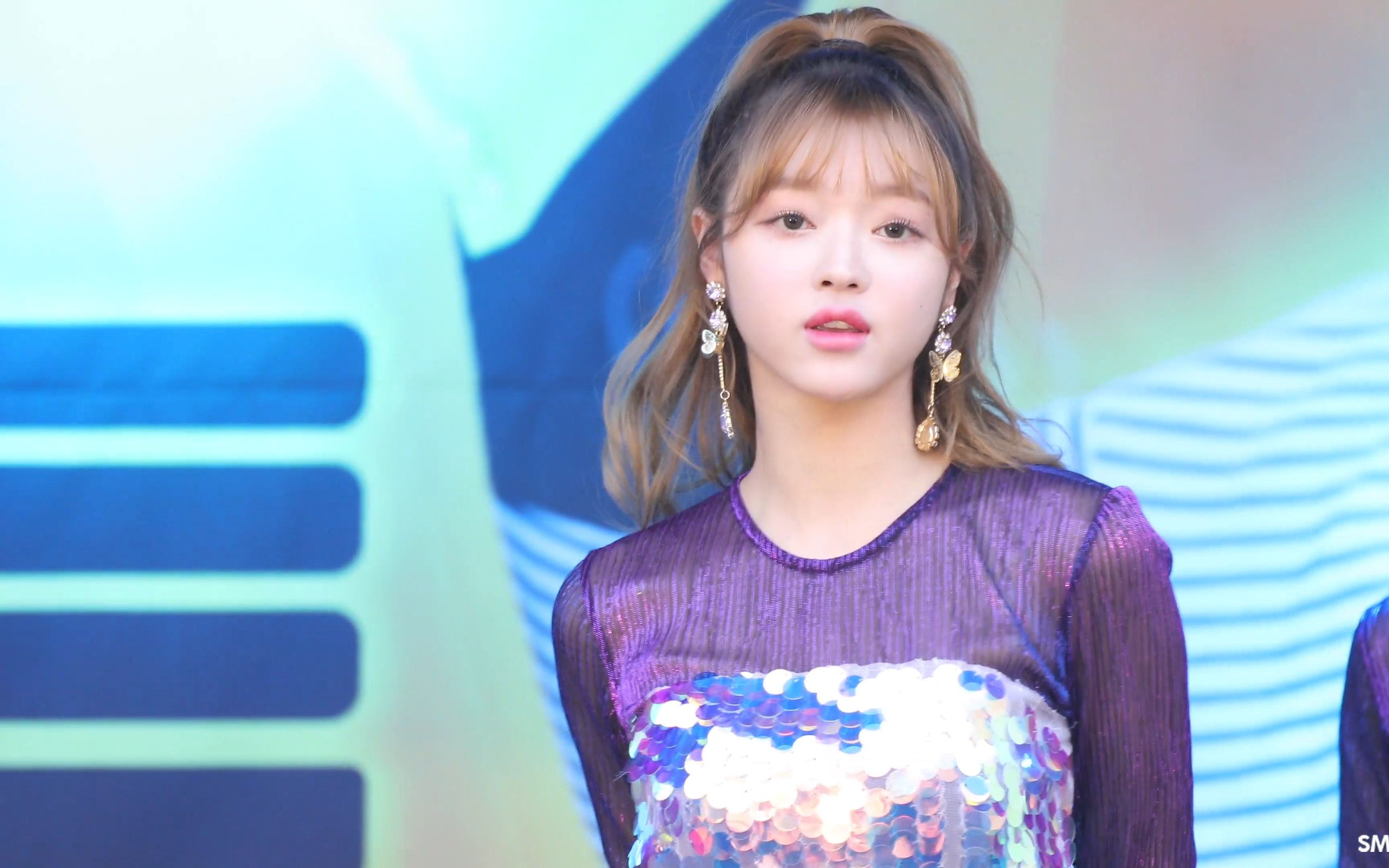 oh my girl   yooa  -  "秘密花园"    新村明星广场 4k