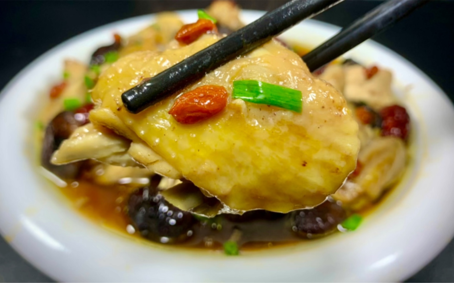 美味菜肴双菇滑鸡详细做法-教你做菜-山西新东方烹饪学校