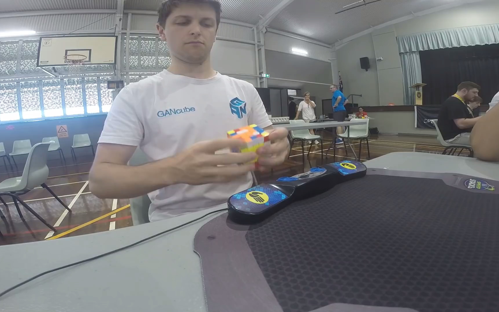 菲神felikszemdegs五阶官方平均4397秒yaupb使用魔方mgc5