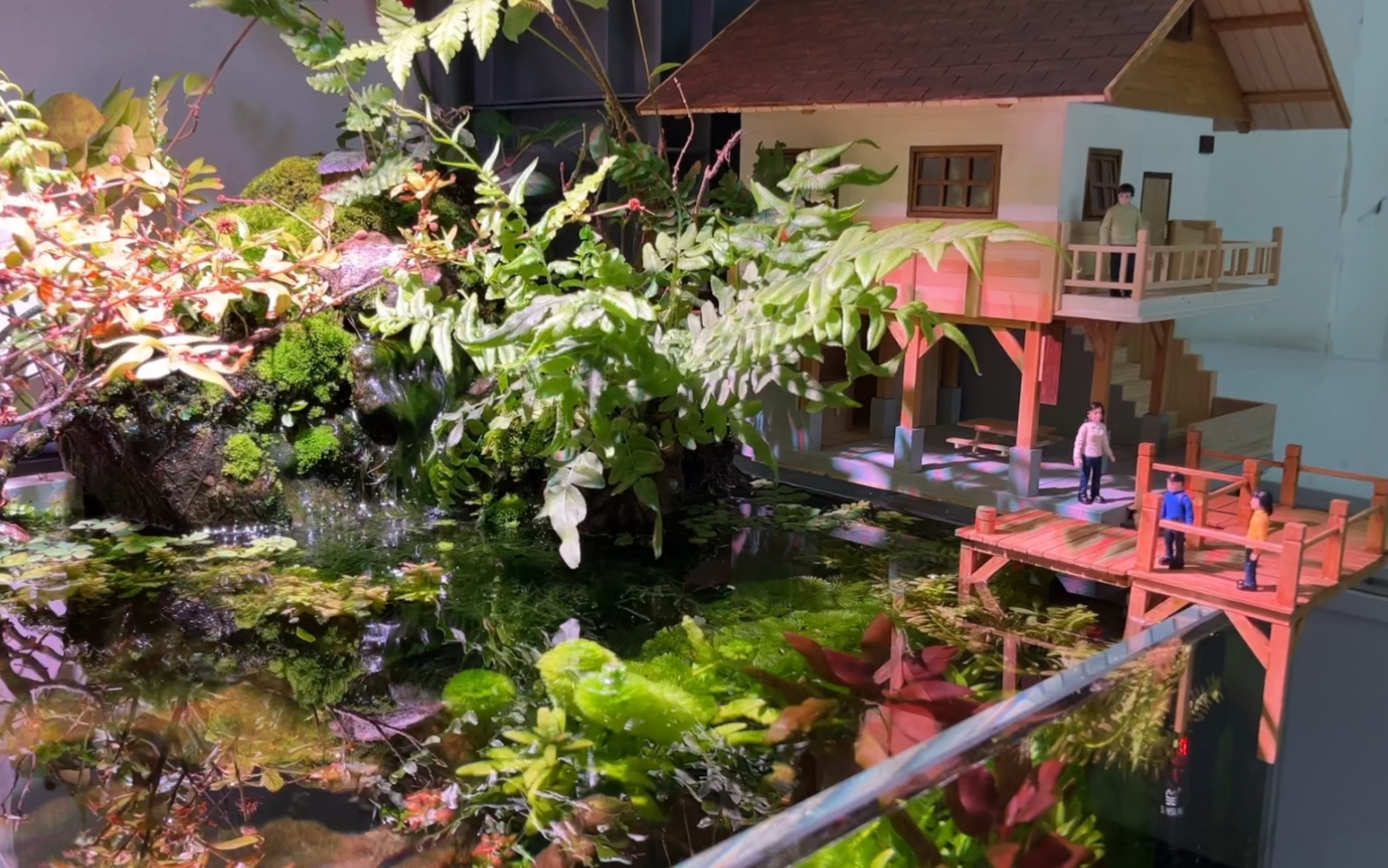 温馨惬意的水上生活,只能在鱼缸造景上实现