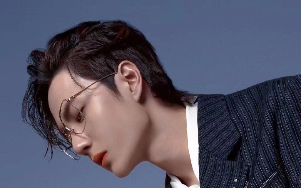 甜酷男孩王一博