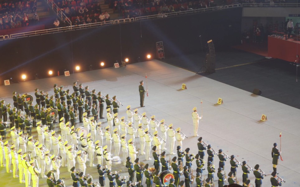 [图]解放军三军军乐团 现场版钢铁洪流进行曲