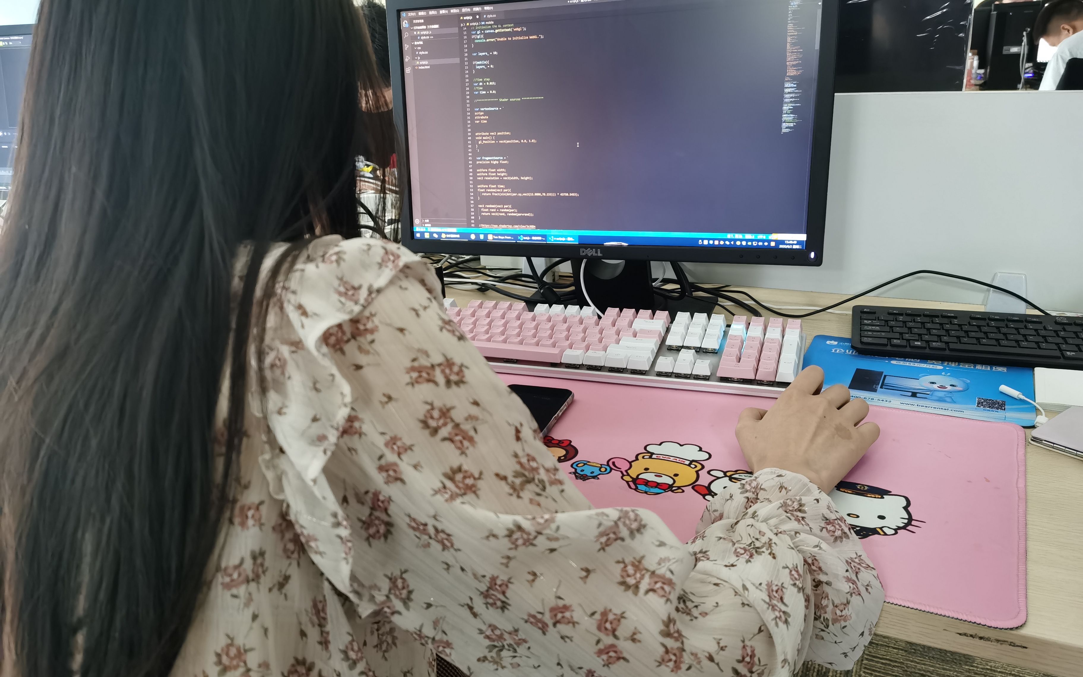 人美声甜的前端程序员小姐姐,直播写代码,只用了一小时,就用写出了