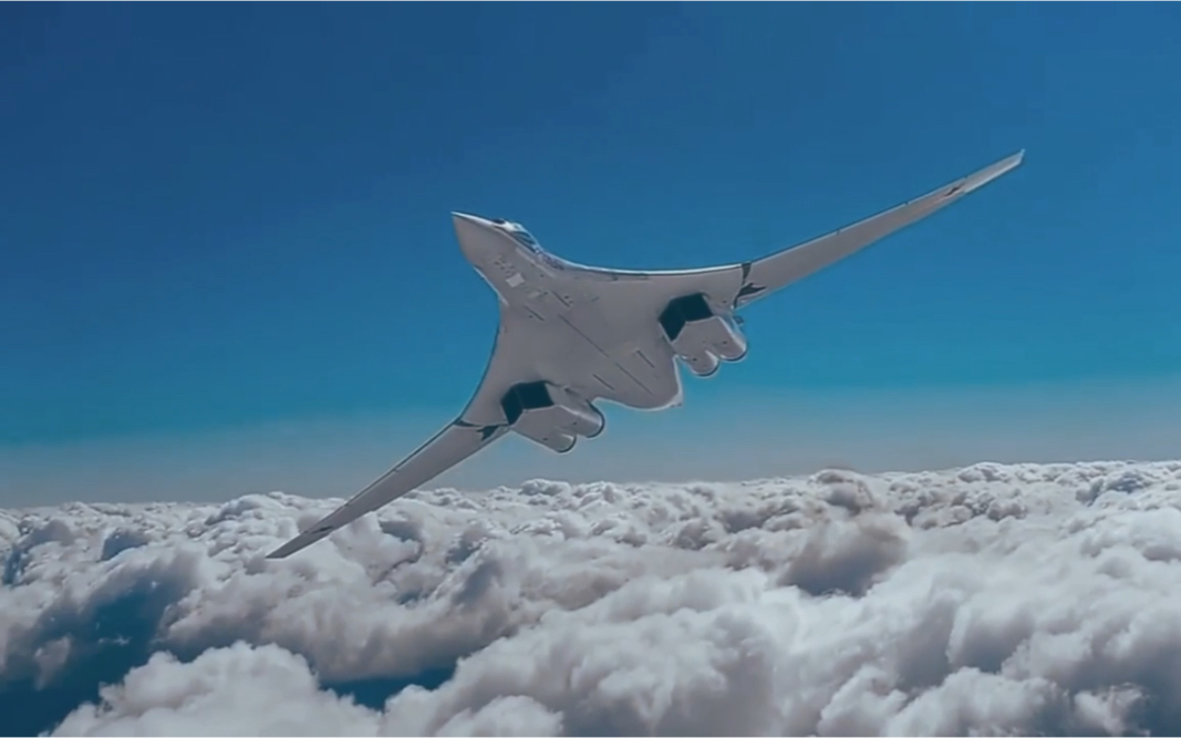 毛子军宣出品!高清围观tu-160大白鹅巡航