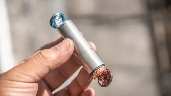 拆解全极耳的18650锂电池，看看内部长啥样