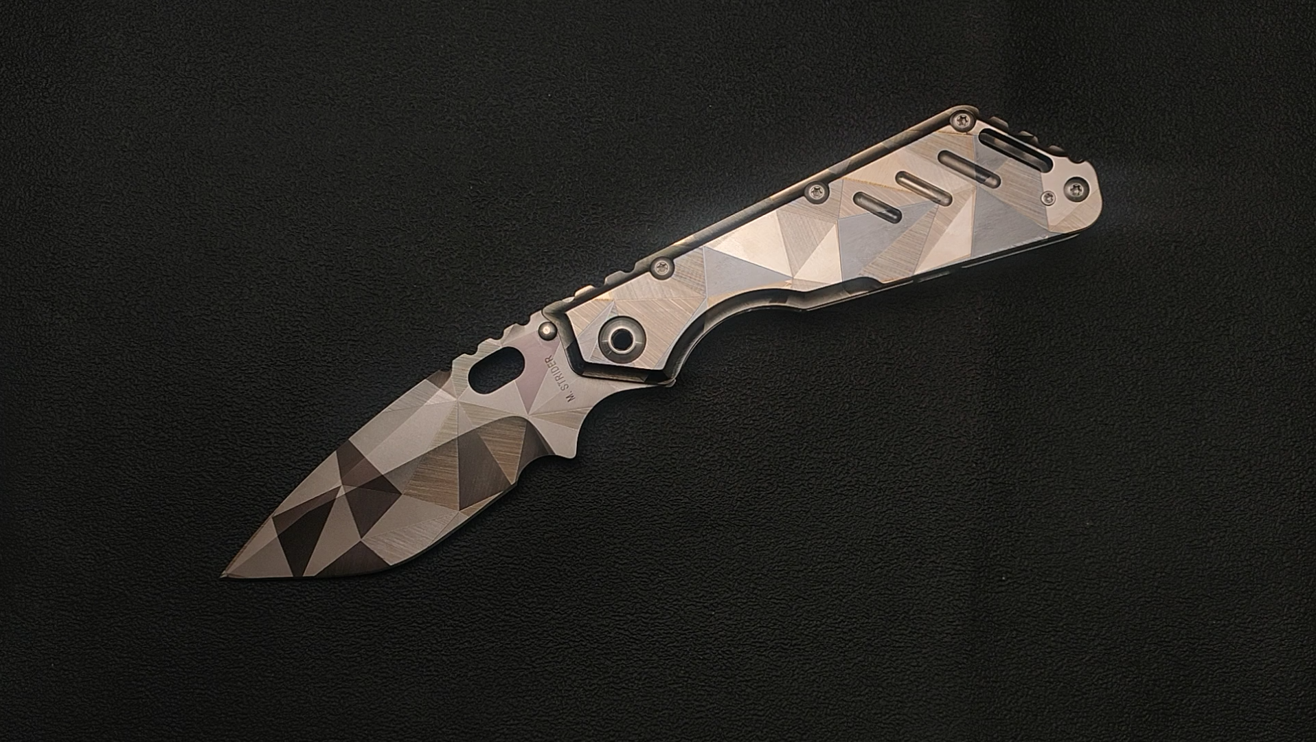 每日鉴赏-strider挺进者