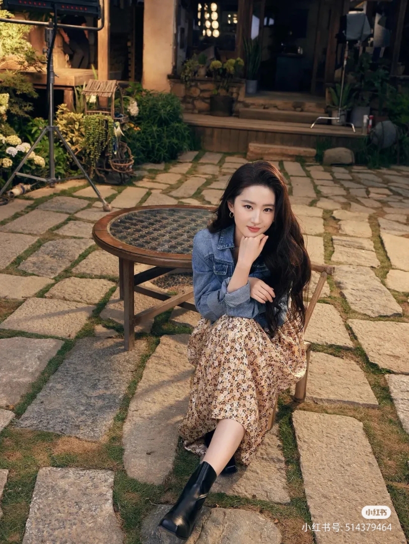 我一定也要搞一条花花裙子