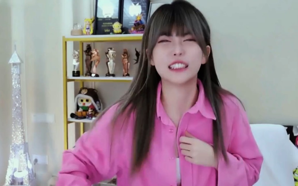 游戏主播爆笑名场面:周姐在线cos古呀老师奥特曼,在线求剪辑