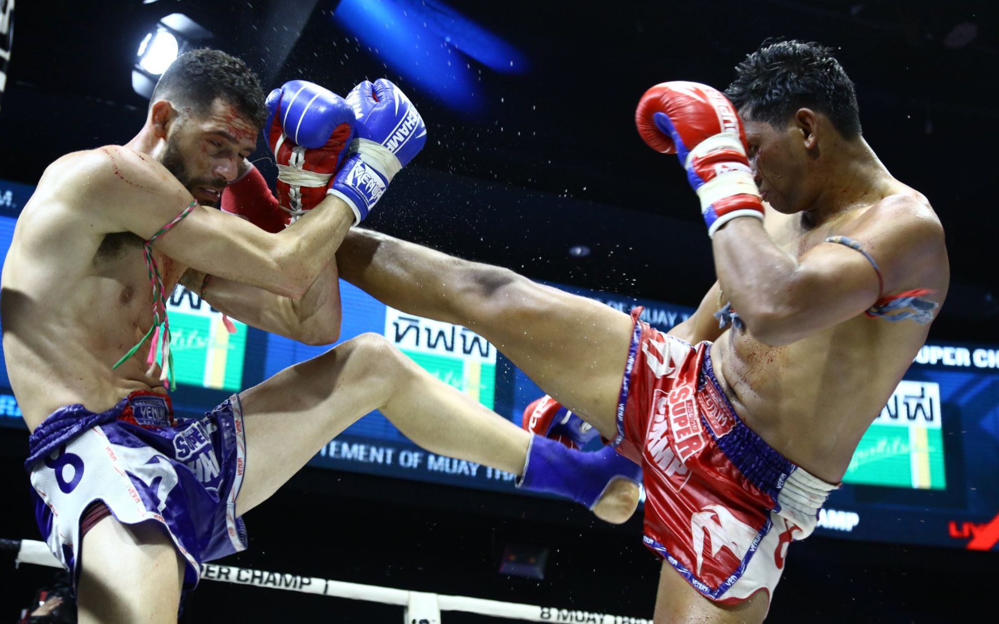 泰拳超级冠军75公斤级泰国选手佩奇甲米vs巴西选手艾默生本尼迪克特