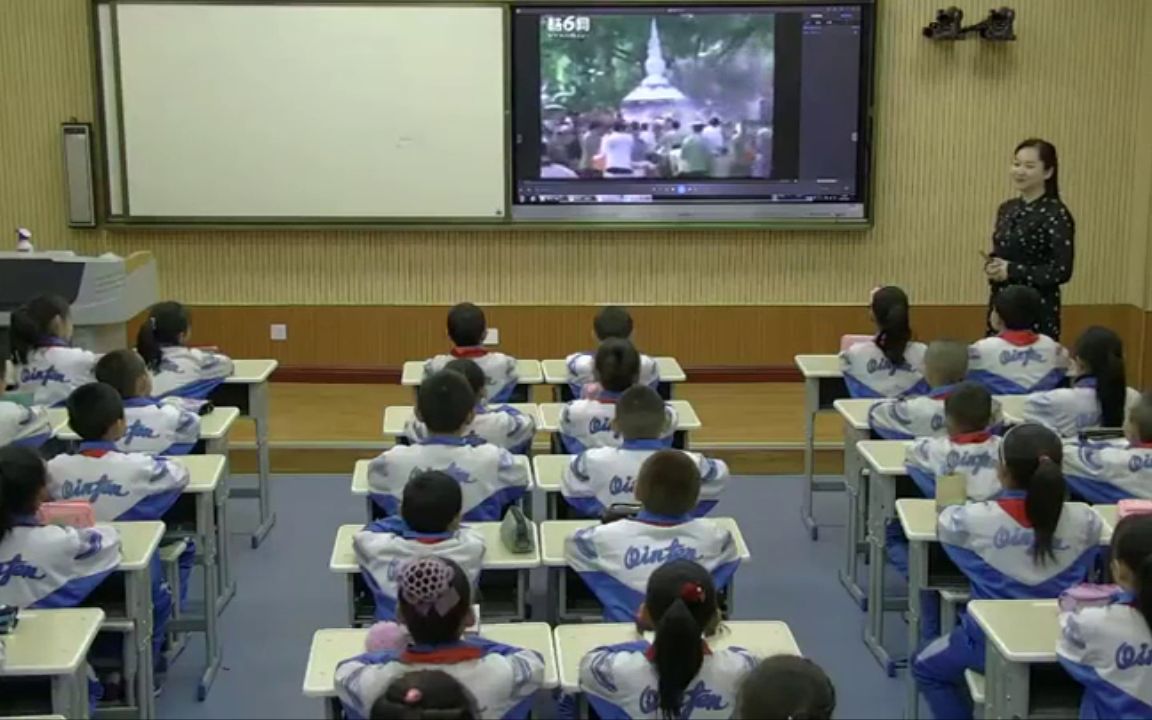 [图]【获奖】人教部编版小学二年级语文上册_《17难忘的泼水节》--省级--张老师公开课优质课视频获奖课件