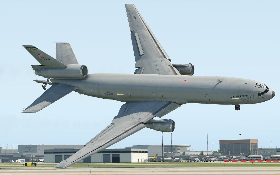 业余美国空军飞行员不知道如何降落kc-10加油机xp11