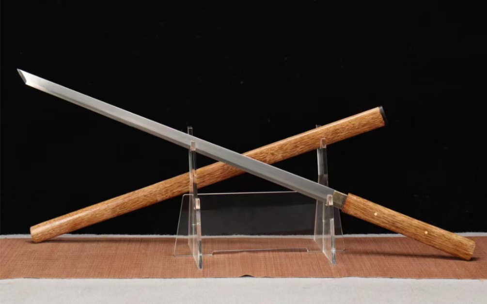 要玩就玩高韧性素装刀,帅气十足,内有乾坤,你不心动?