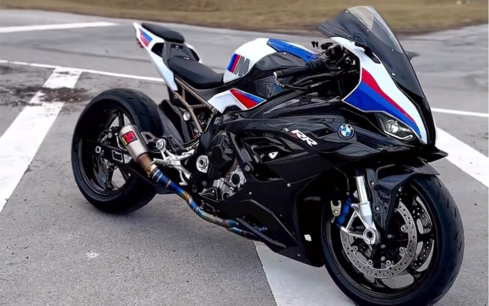 宝马s1000rr 加长摇臂 降低避震随时准备开蹦