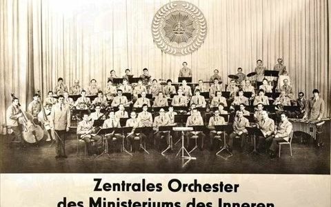 [图]Defiliermarsch - Carl Faust - Zentrales Orchester des MDI