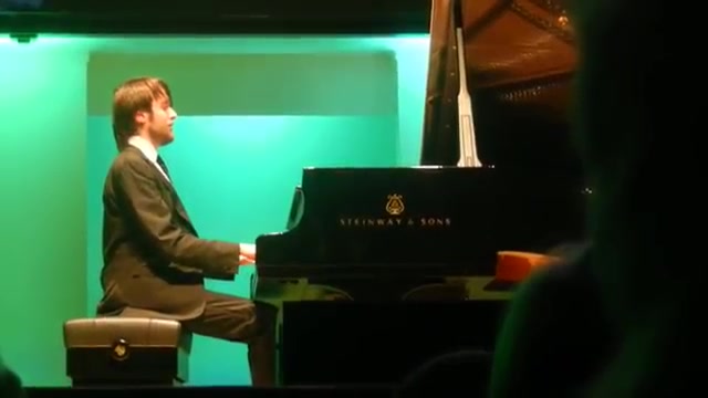 [图]【风衣】【舒伯特 | 第18钢琴奏鸣曲D.894】Daniil Trifonov plays Schubert Piano Sonata No.18